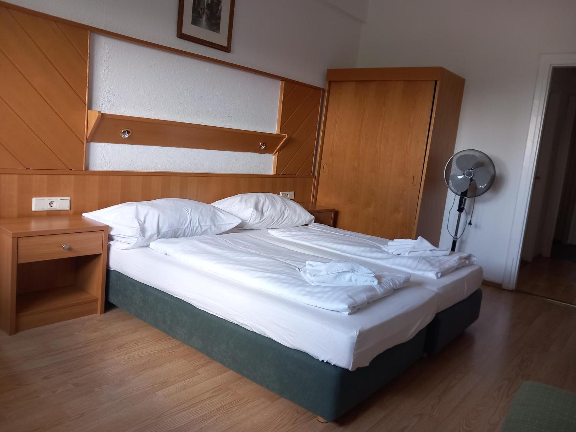 Hotel Familia Zamárdi Quarto foto