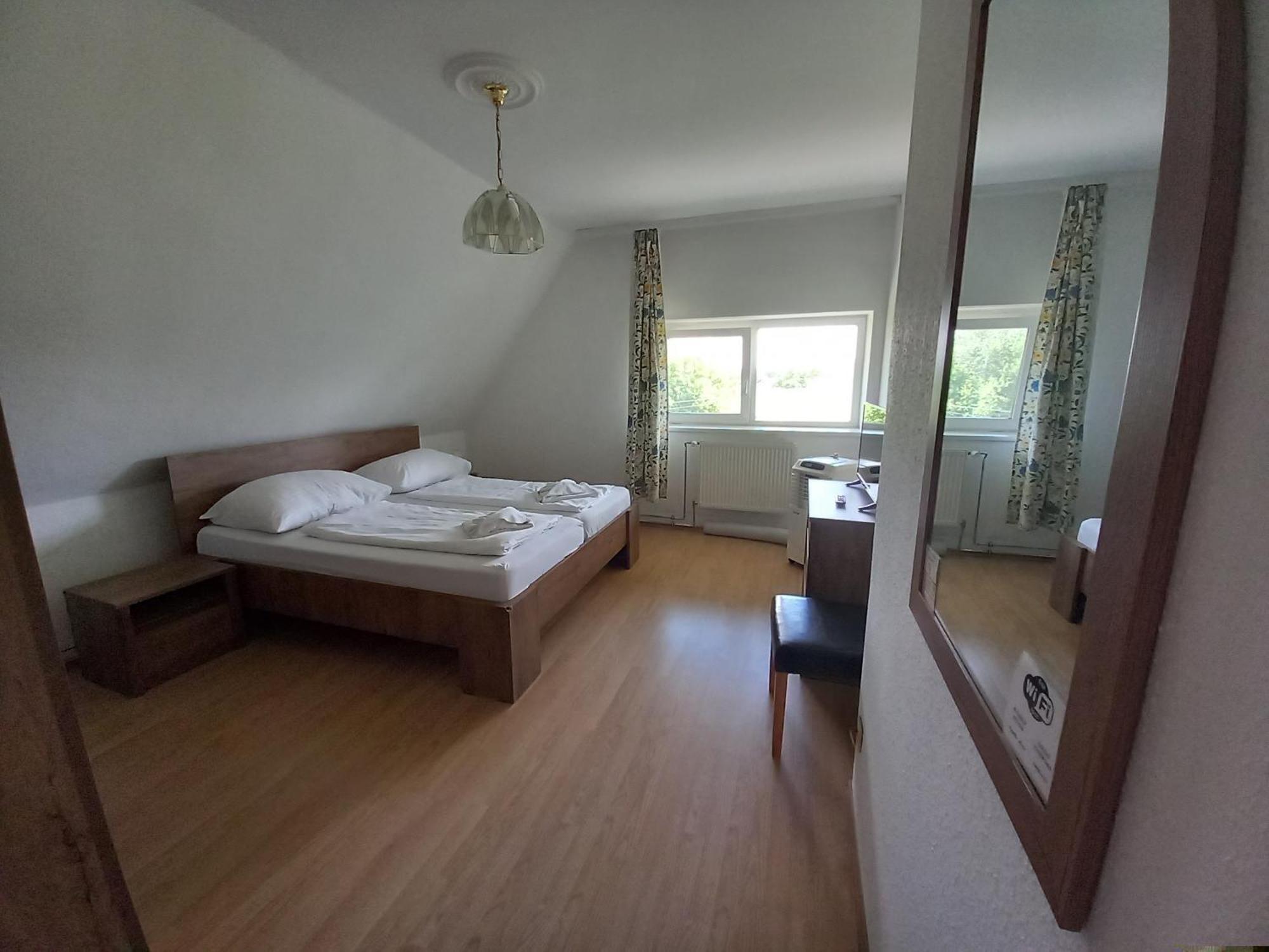 Hotel Familia Zamárdi Quarto foto