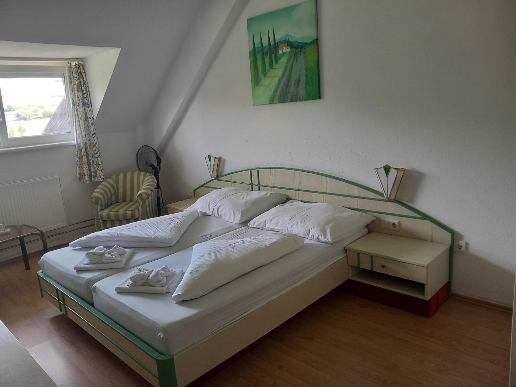 Hotel Familia Zamárdi Quarto foto